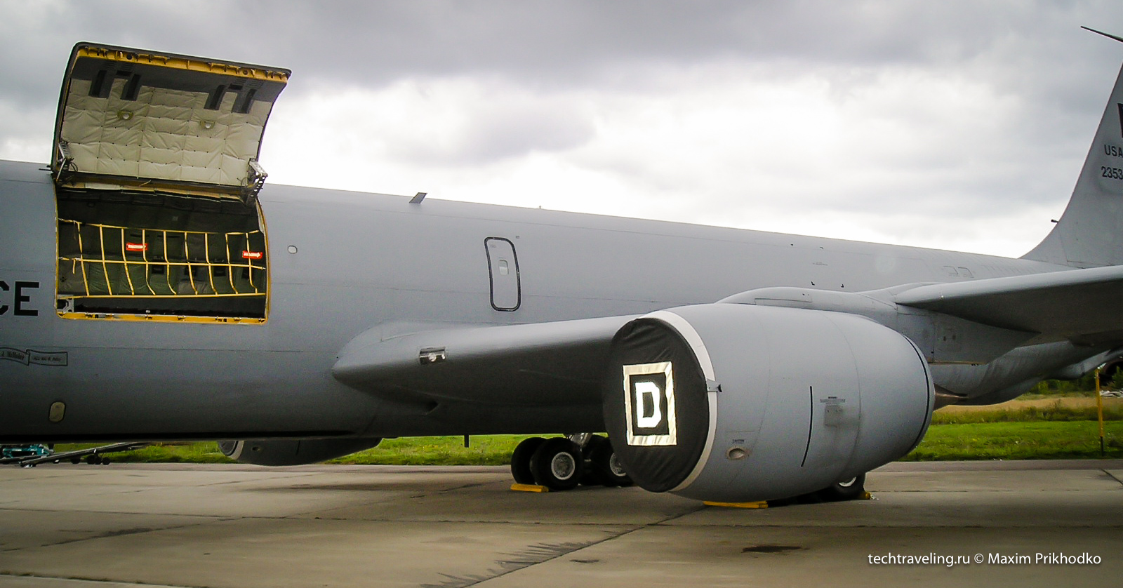 KC-135 KC-135