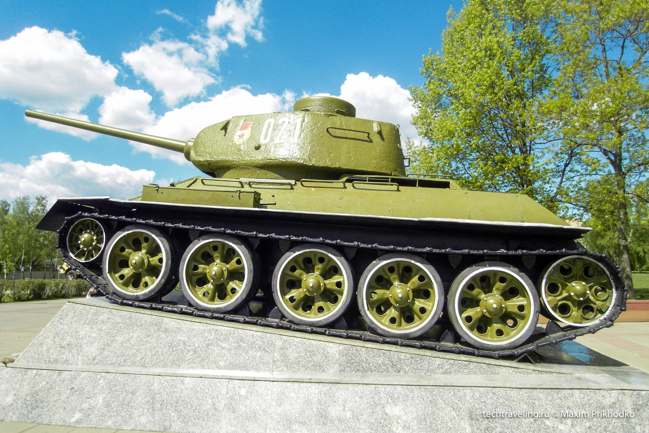 танк Т-34 в Королёве танк Т-34 в Королёве