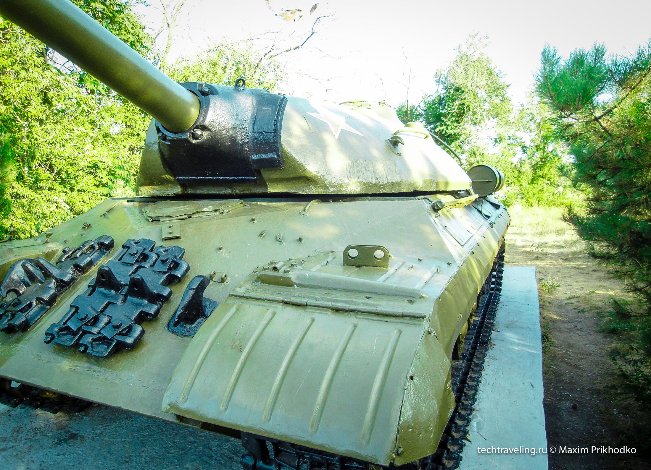 памятник танк ИС-3М в Таганроге памятник танк ИС-3М в Таганроге