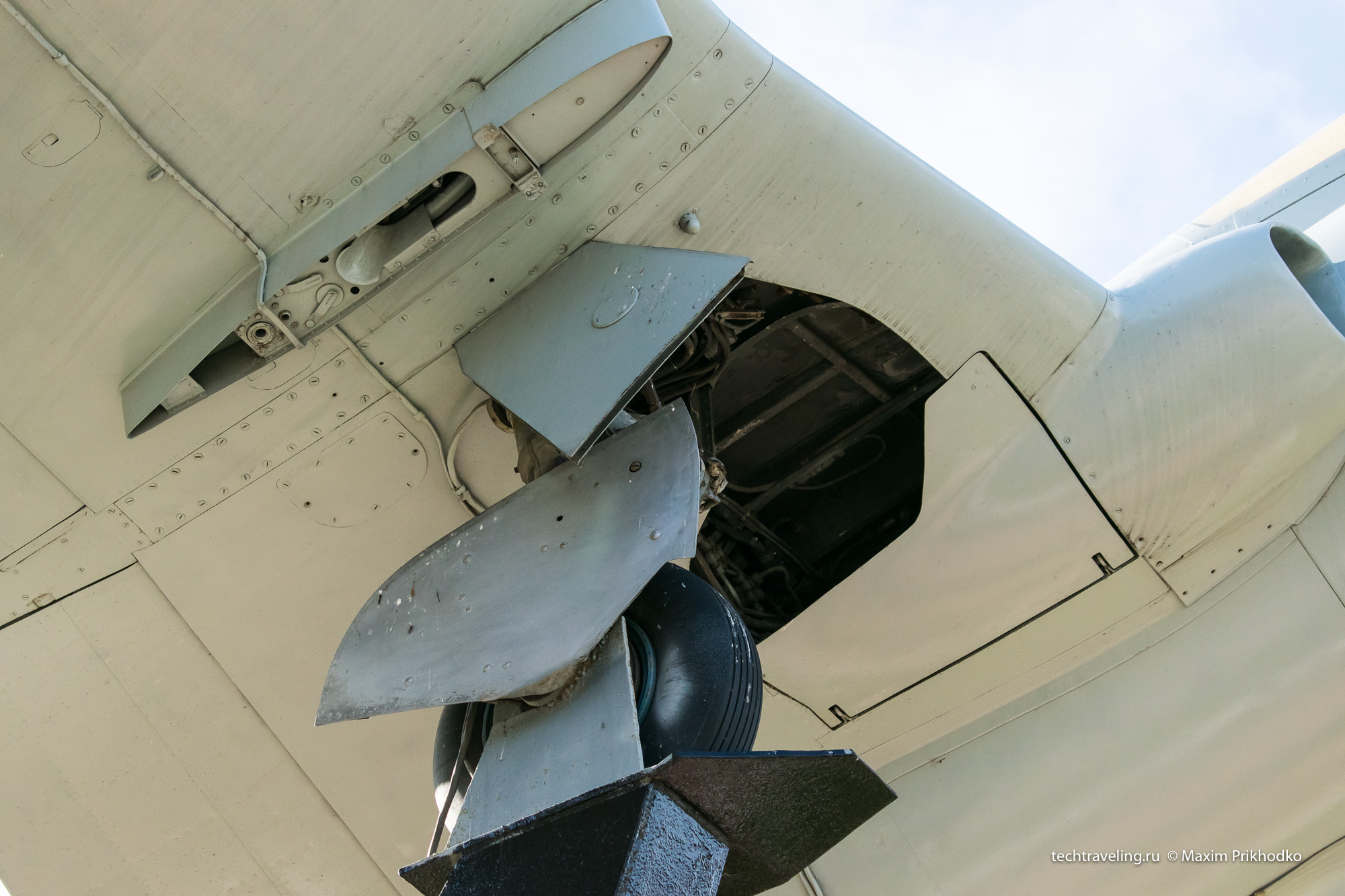 Памятник самолет L-29 «Дельфин» в Димитровграде