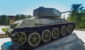 Монумент танк Т-34-85 в Королёве