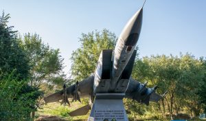 Памятник самолет МиГ-25ПД в Верхнеподпольном