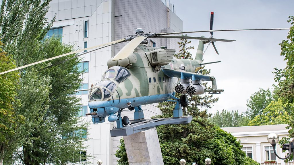 Памятник вертолет Ми-24 в&nbsp;Ростове-на-Дону