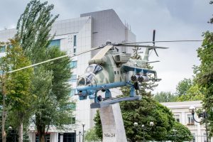Памятник вертолет Ми-24 в&nbsp;Ростове-на-Дону