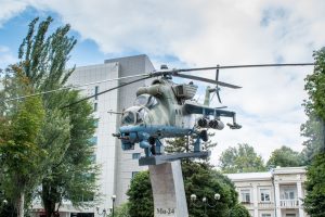Памятник вертолет Ми-24 в&nbsp;Ростове-на-Дону